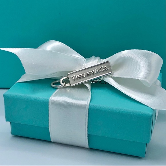 Authentic TIFFANY & Co. Sterling Silver Street Sign NYC Bar Pendant Charm Tag - Picture 3 of 8